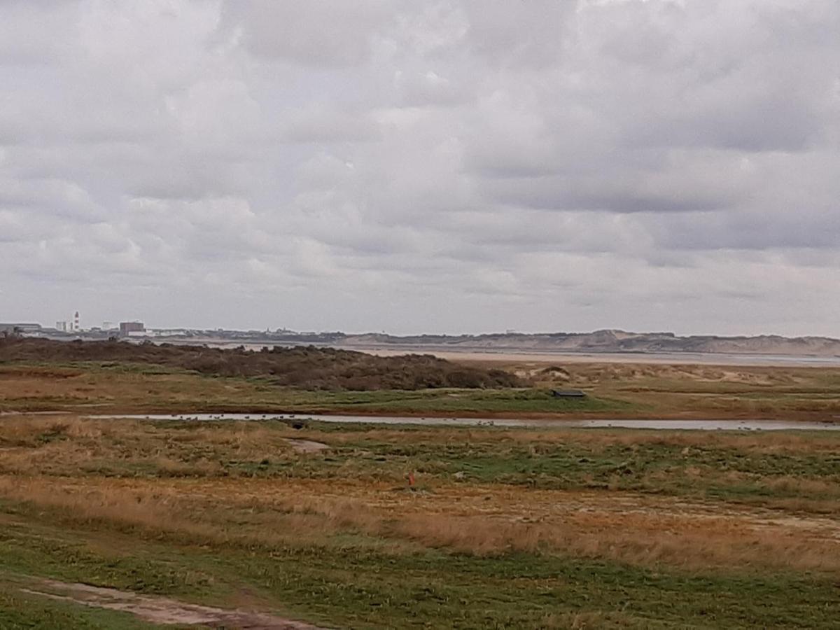 Les Obiones, Vue Laterale Mer, Fort Mahon Plage, Magnifique Studio Cabine 4P, Avec Balcon , Parking Prive Gratuit, Wifi, Classe 2 Etoiles, Exposition Plein Sud En Baie De Somme Fort-Mahon-Plage Exterior foto